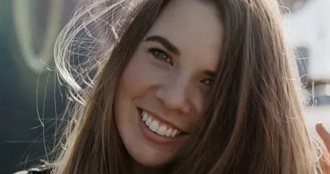 Louisiana: Female Teacher Gives 15-Year-Old Student a Handjob in Front of Her Kid